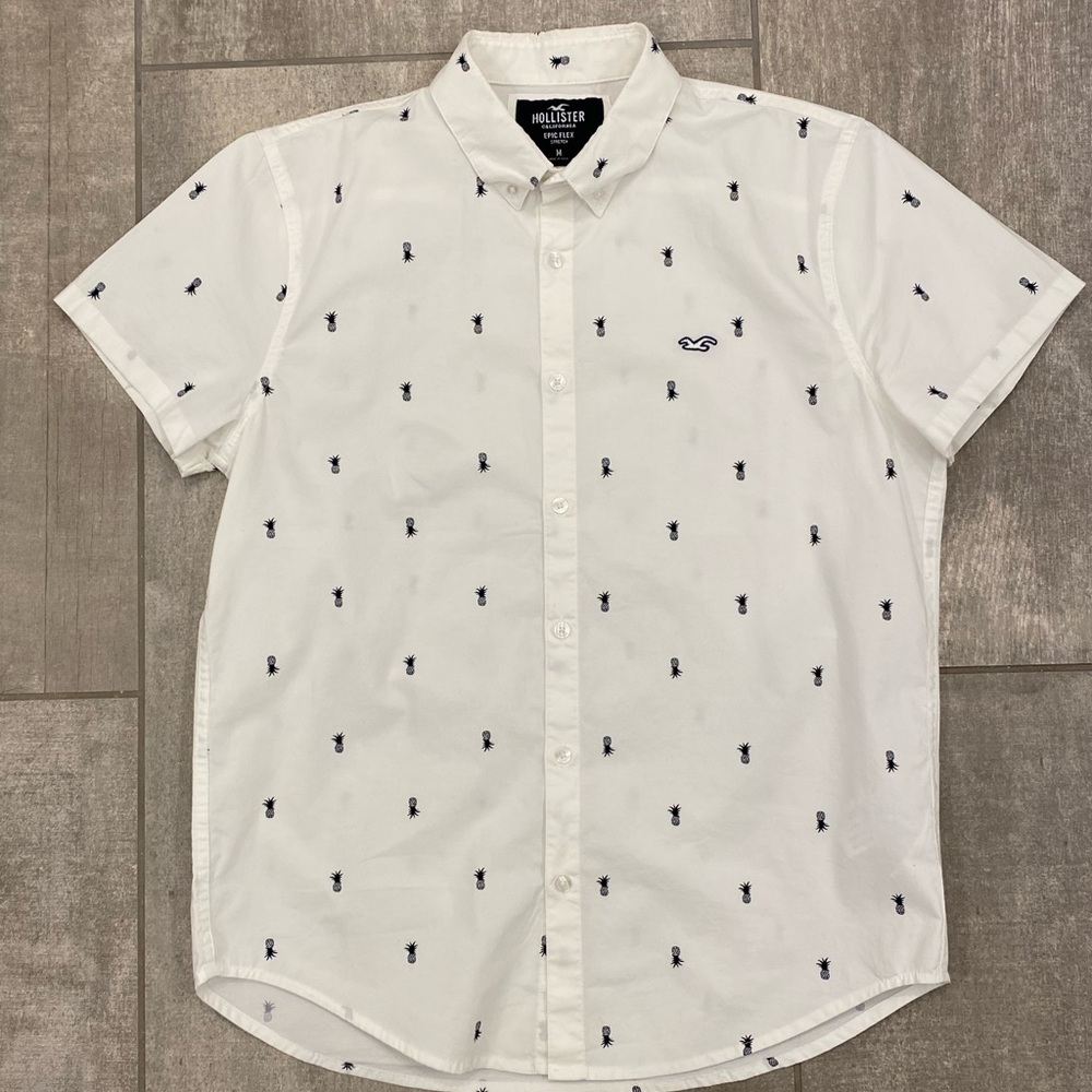 Hollister Men's White Short Sleeve Shirt